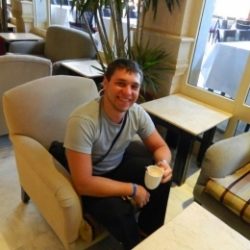 Молодой парень ищет взрослую даму в Ростове-на-дону Молодой парень ищет взрослую даму в Ростове-на-дону