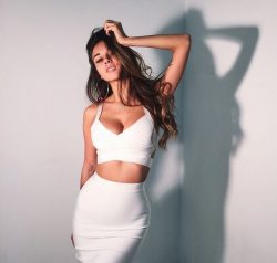 Девушка, ищу подругу для общения и более близких отношений Девушка, ищу подругу для общения и более близких отношений