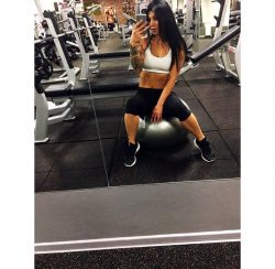 Обалденная девушка брюнетка, в поисках мужчины из Ростов-на-дону Обалденная девушка брюнетка, в поисках мужчины из Ростов-на-дону